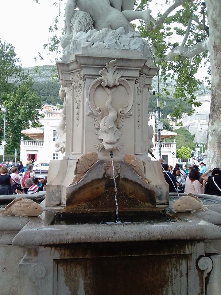 karpfenbrunnen.jpg